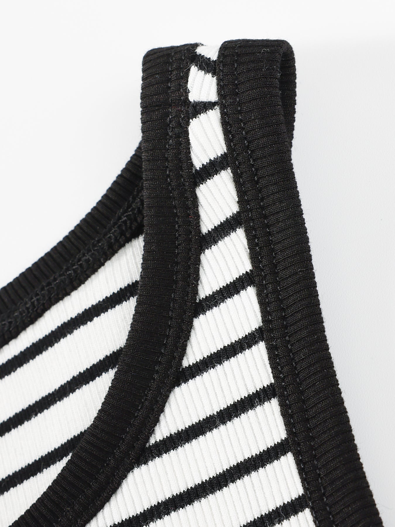 Kids Striped Sleeveless Heart Embroidery Crop Tank Top
